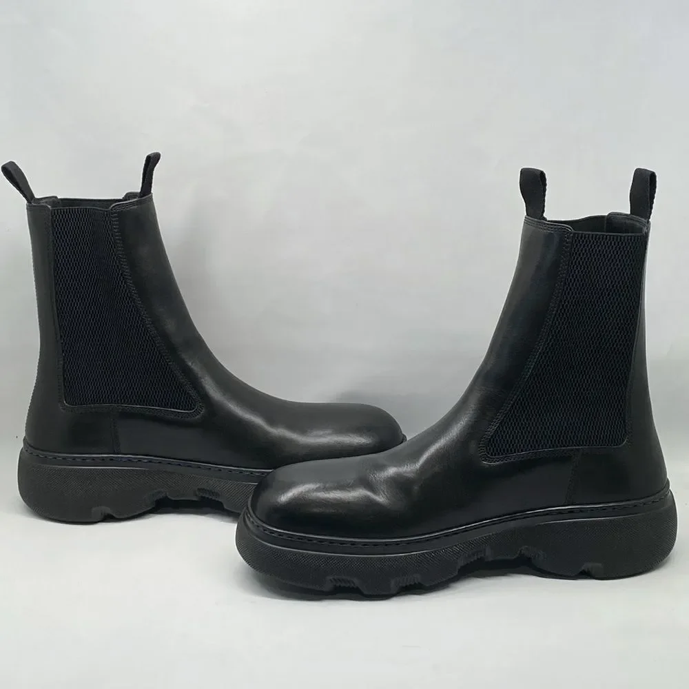 Burberry leather Chelsea boots size 43/us size 10